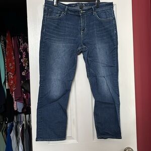Apt. 9 Indigo Capri Jeans size 14 with bling on back pockets